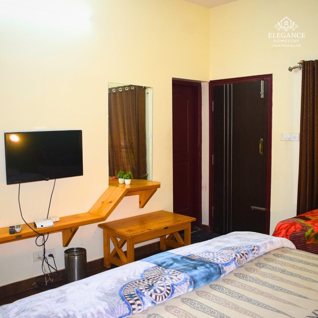 ELEGANCE HOMESTAY Triple Room with Mountain View 3