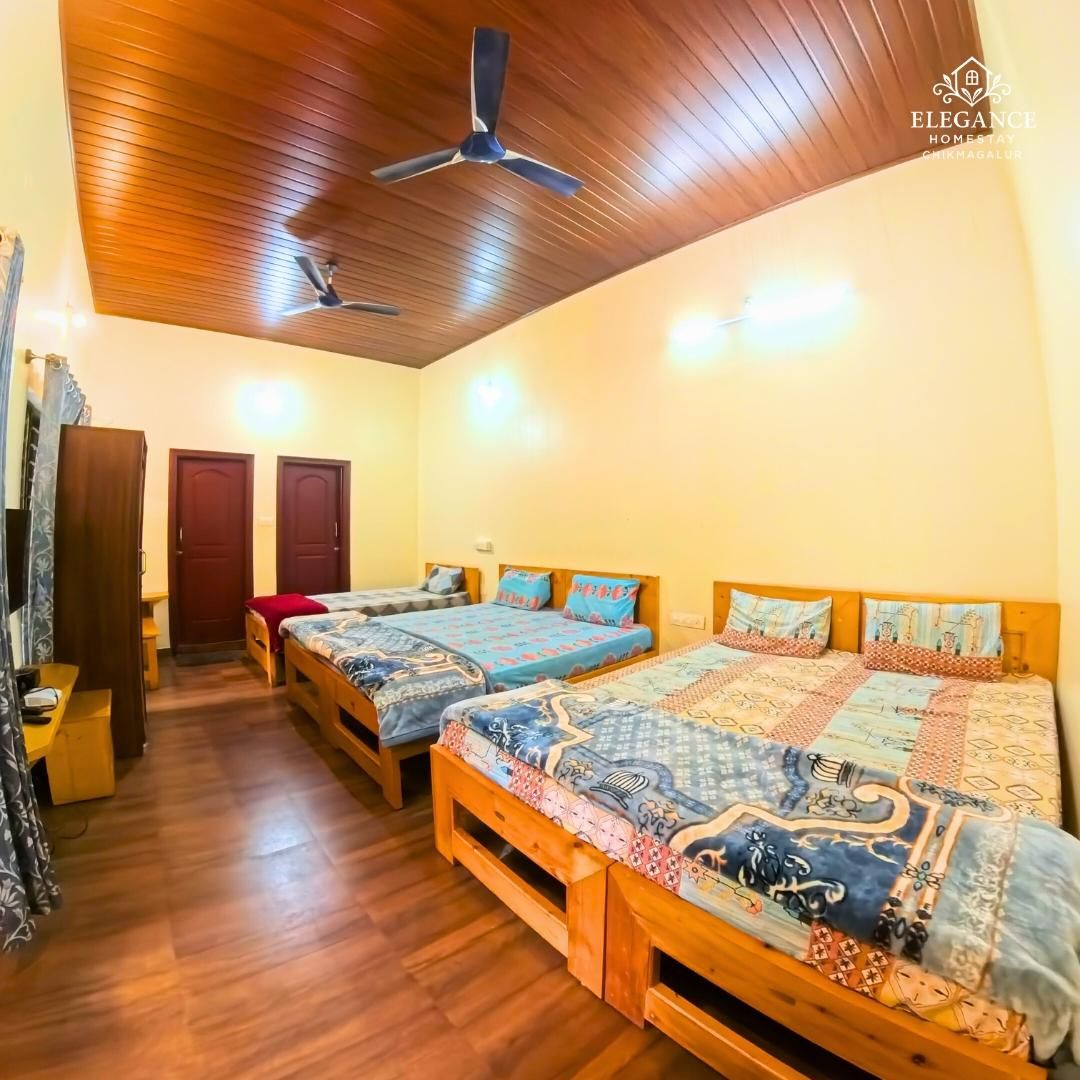 ELEGANCE HOMESTAY Family Room with Mountain View and Shared Bathroom 2