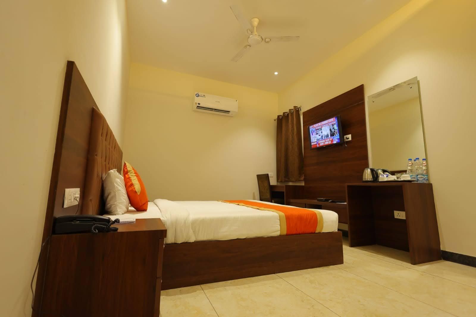 Hotel Grand Tree Agra Standard Room 2