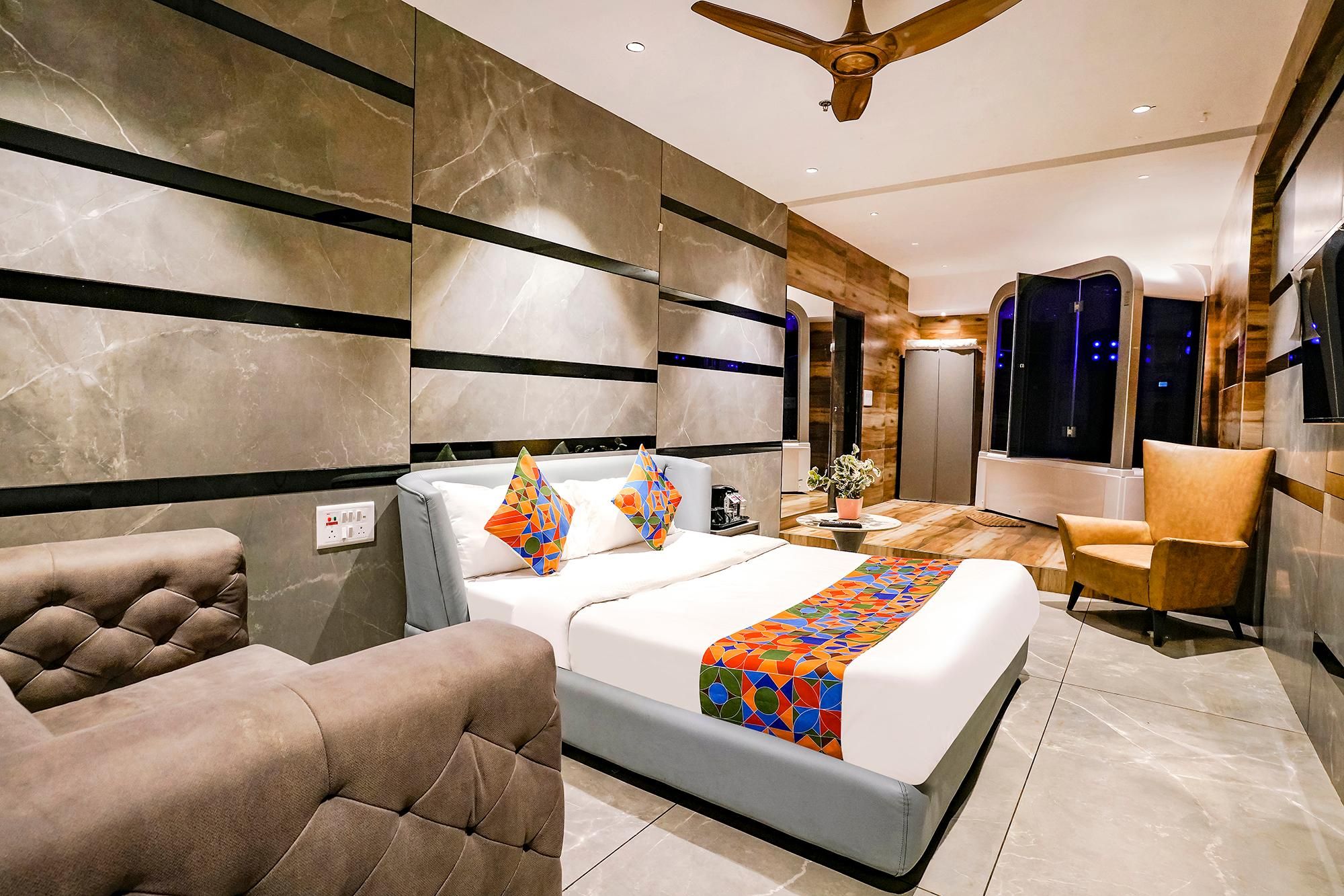 FabHotel Prime Welcome Palace - Nandi Park Society, Piplod Suite Room 2