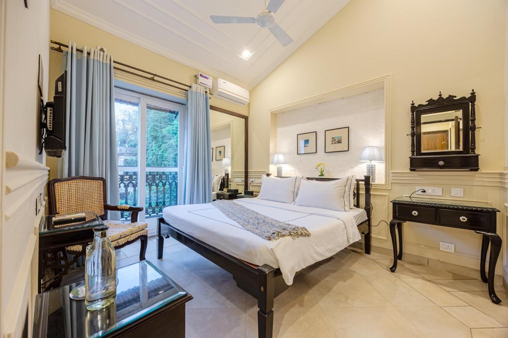 ELIVAAS 4BHK Villa Near Beach-Casa Boa Vida Private Villa