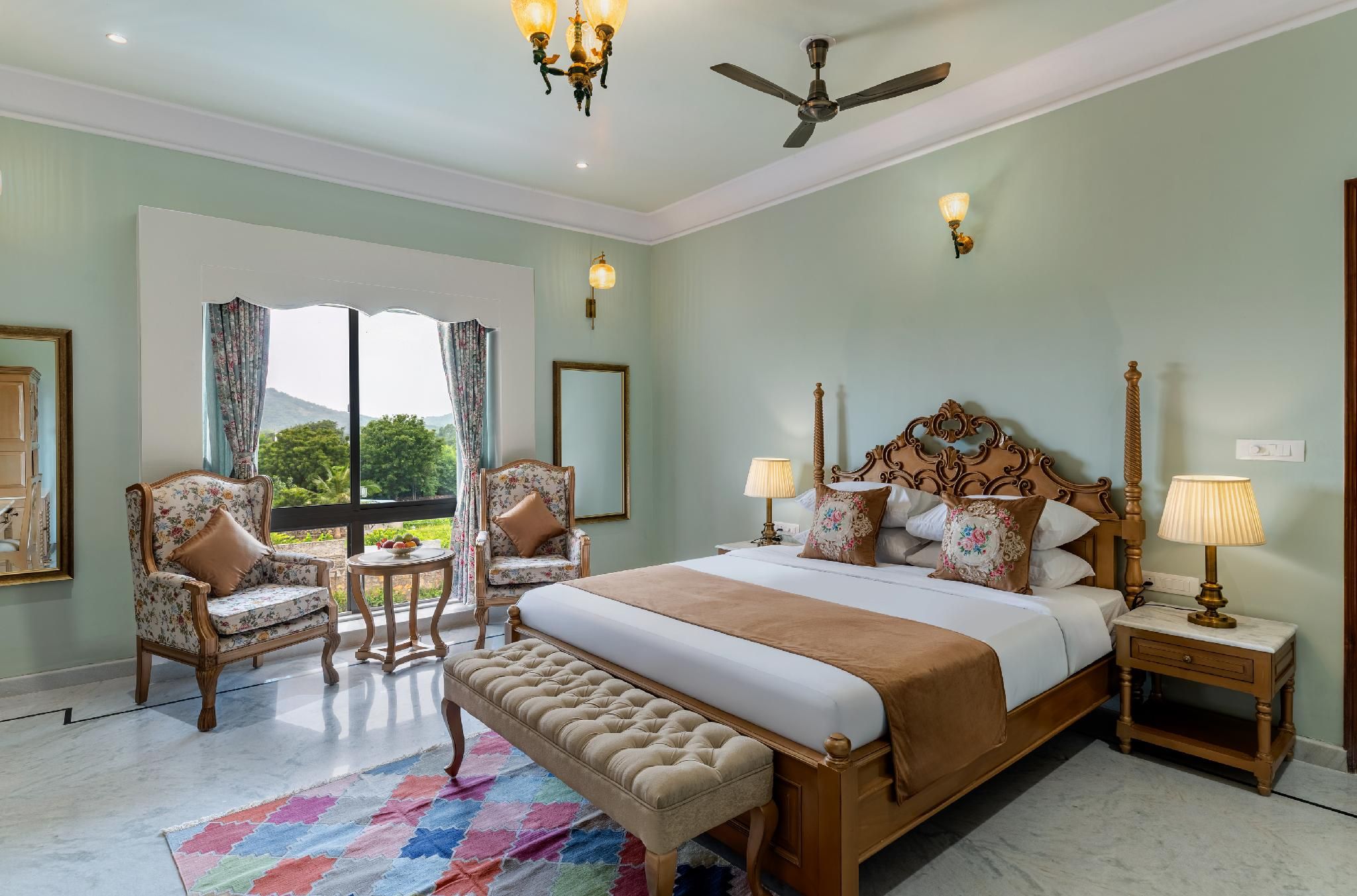 Dilip Niwas Luxe Stay Suite with Bathtub 2