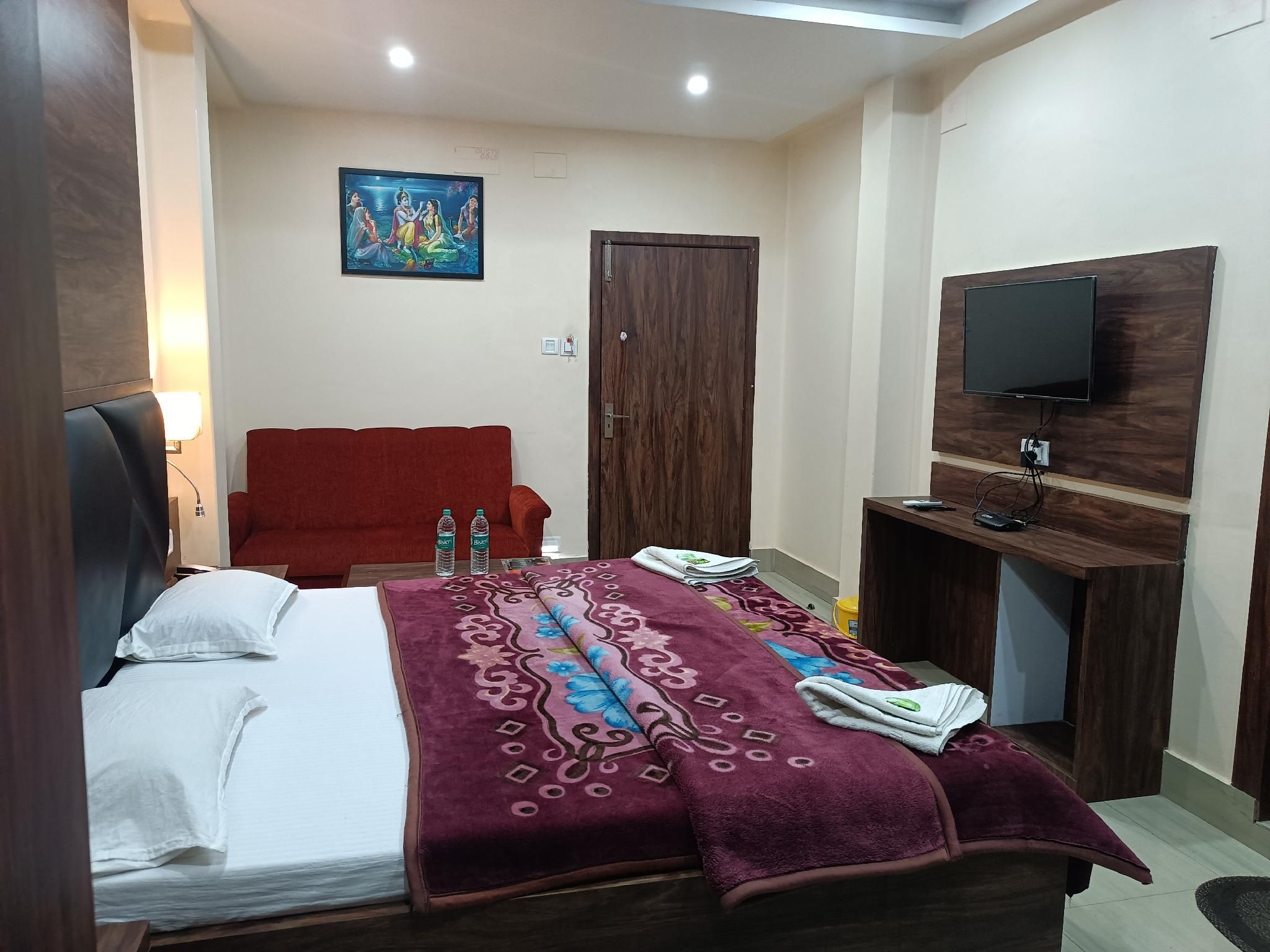 HOTEL GEETANJALI BY ROH Deluxe Air Conditioning Room 3