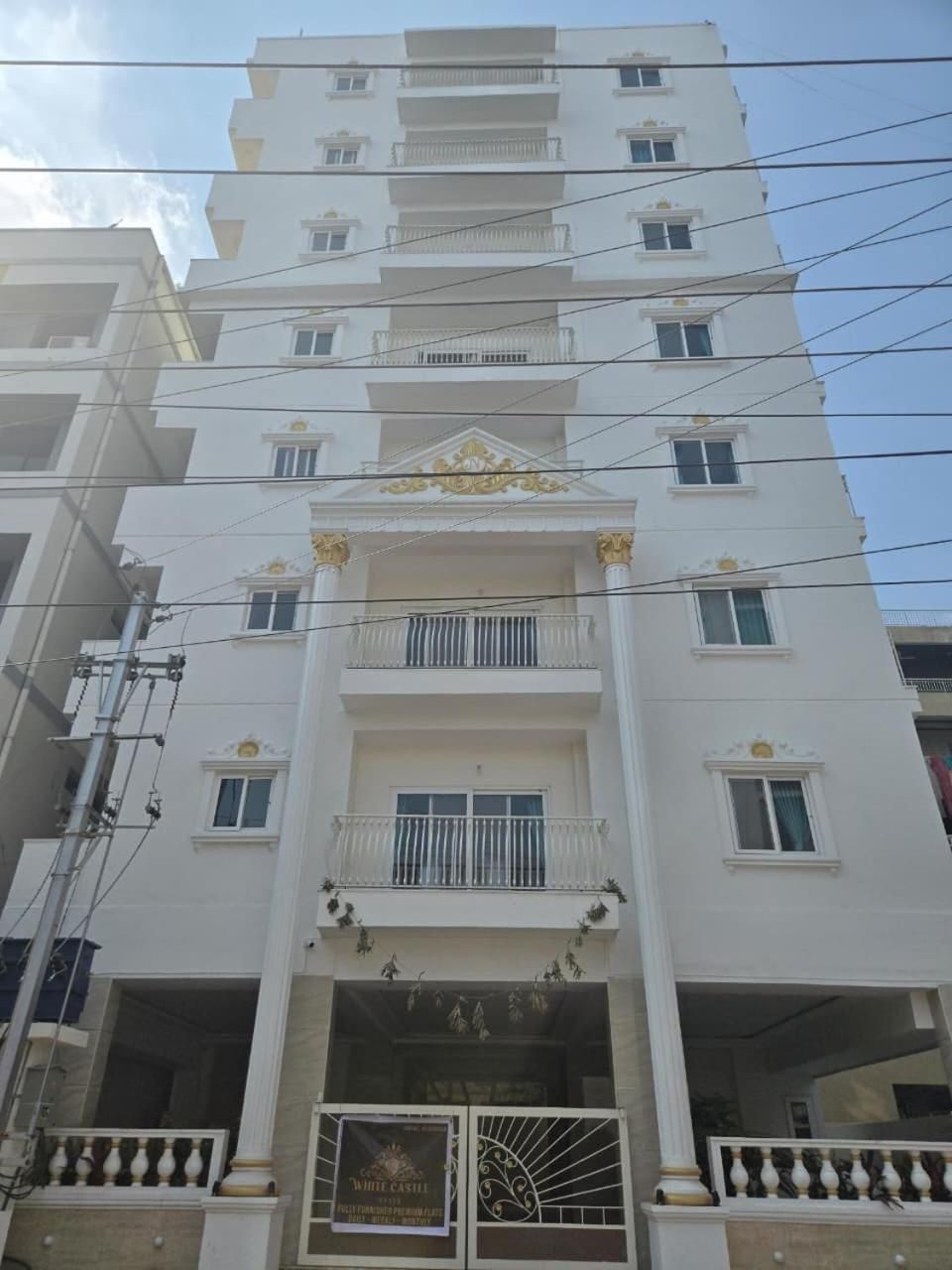 White Castle Stays 3BHK