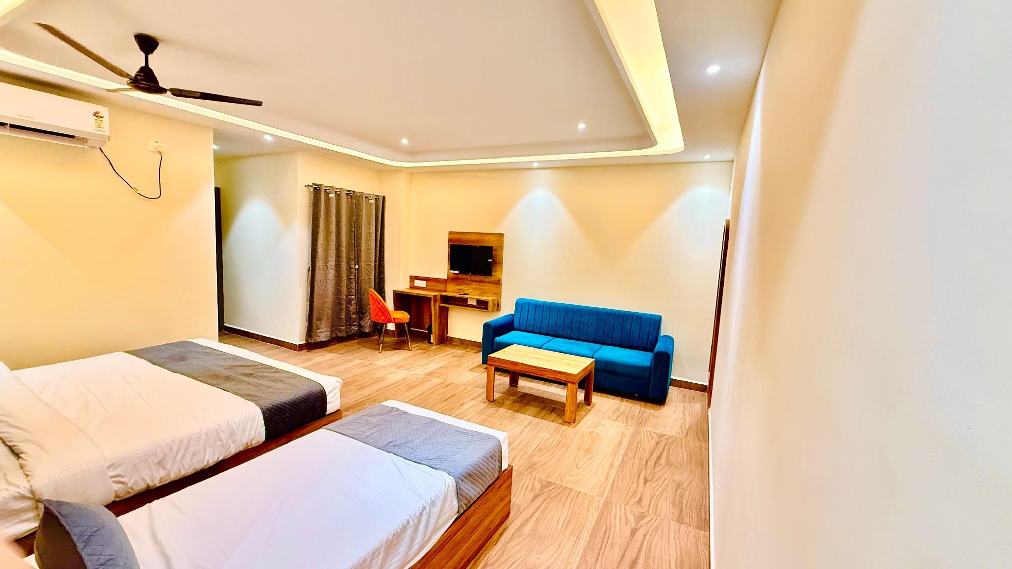 Hotel City Inn Near Gorakhnath Temple Family Room with Balcony