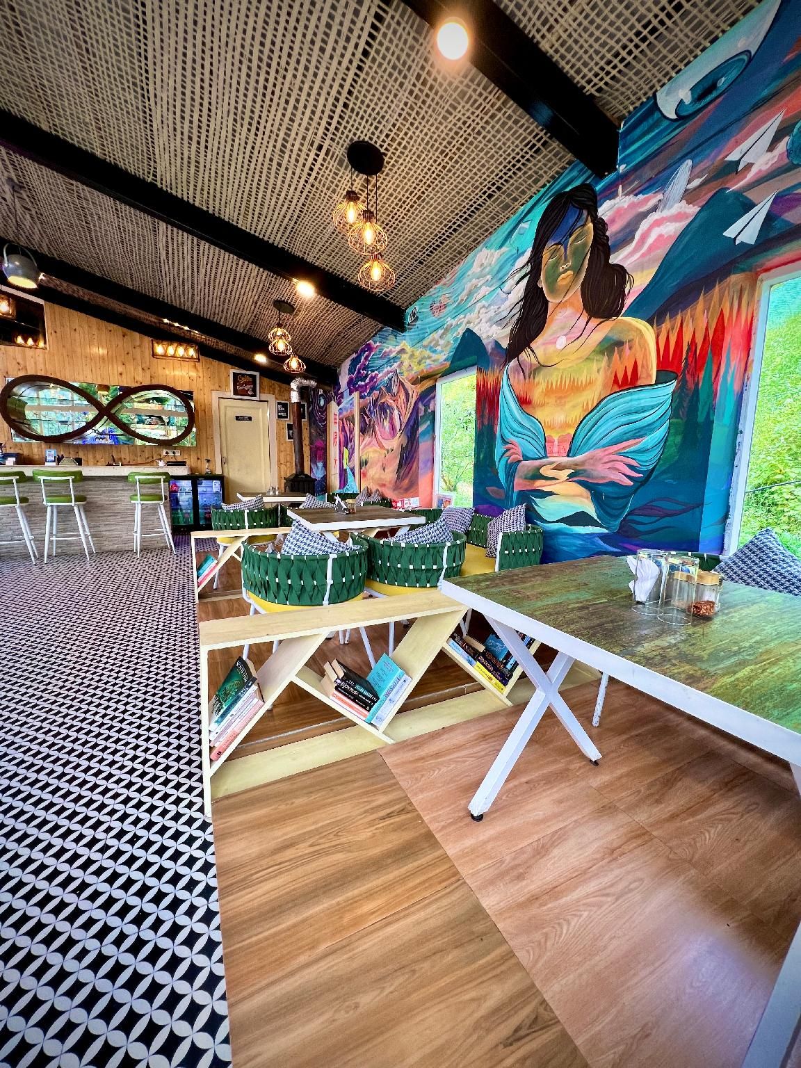 Bar/lounge