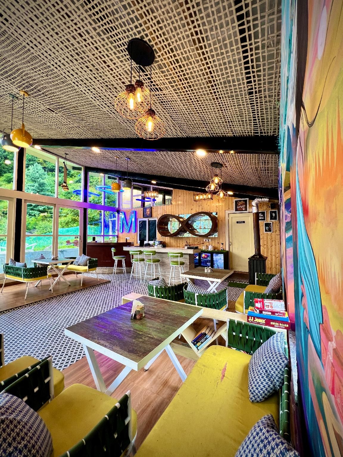 Bar/lounge