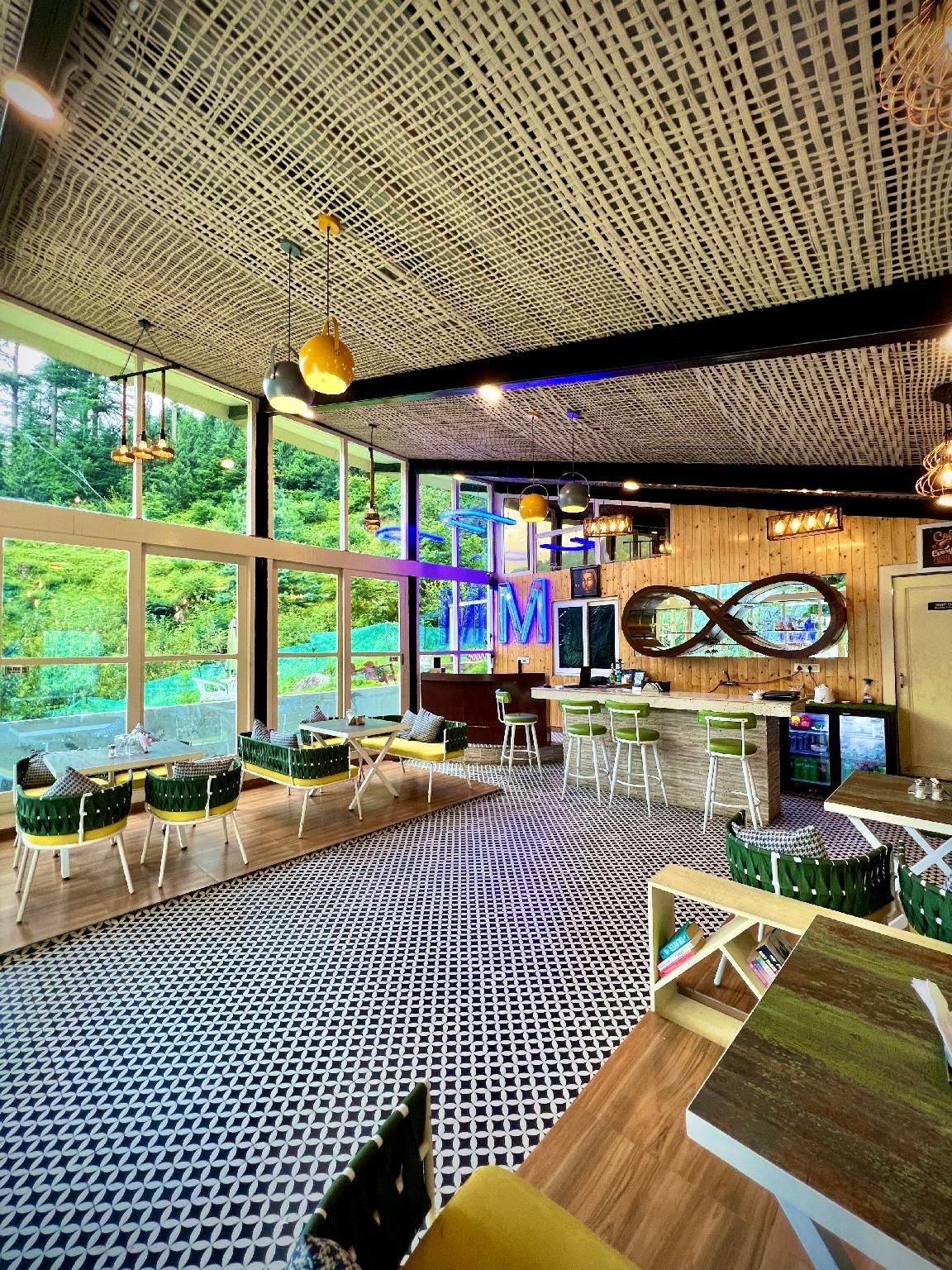 Bar/lounge