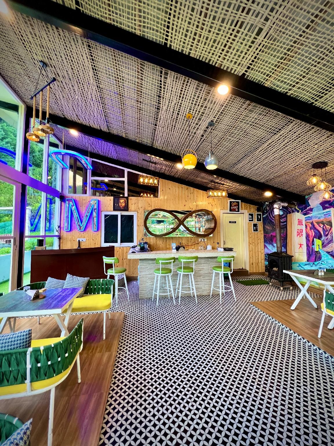 Bar/lounge
