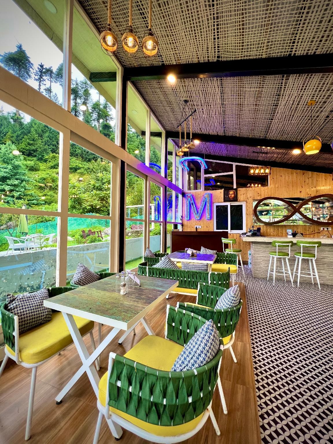 Bar/lounge