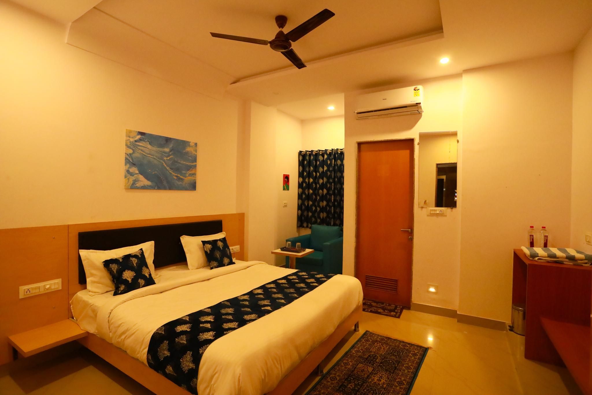 Hotel Hill View By Heritage inn Deluxe Room