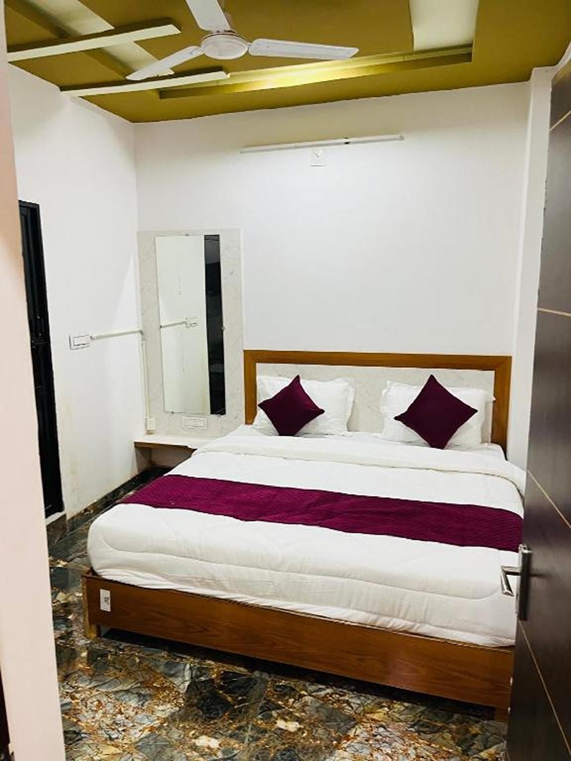 Suriya Inn Standard Room with Fan