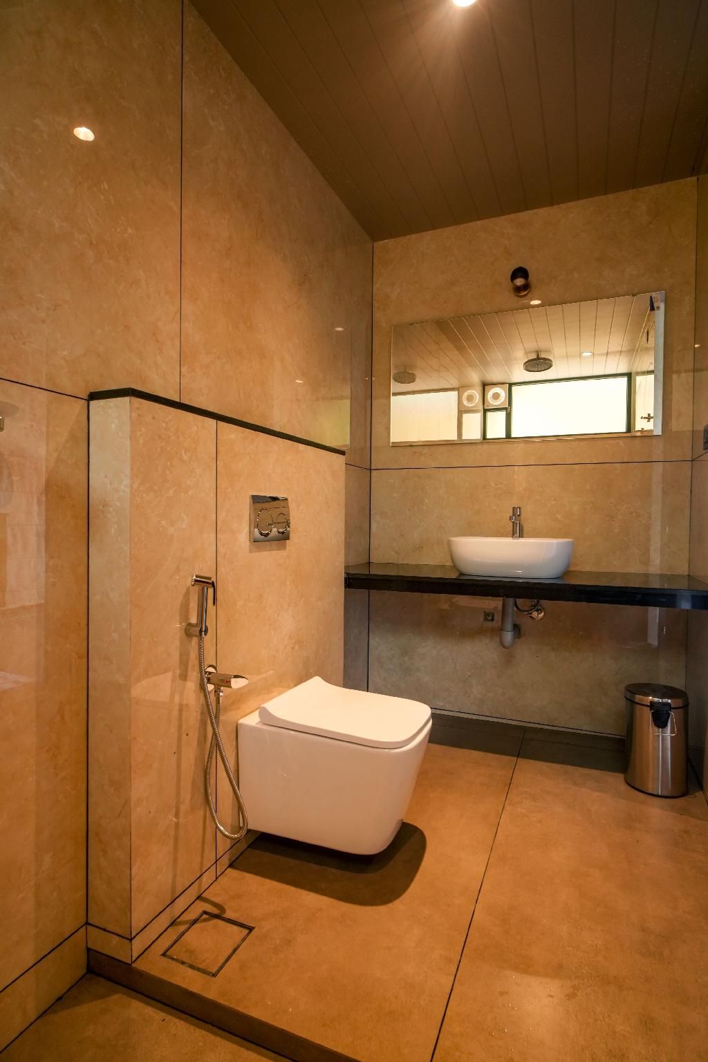 Luxury Lake View Room with Balcony