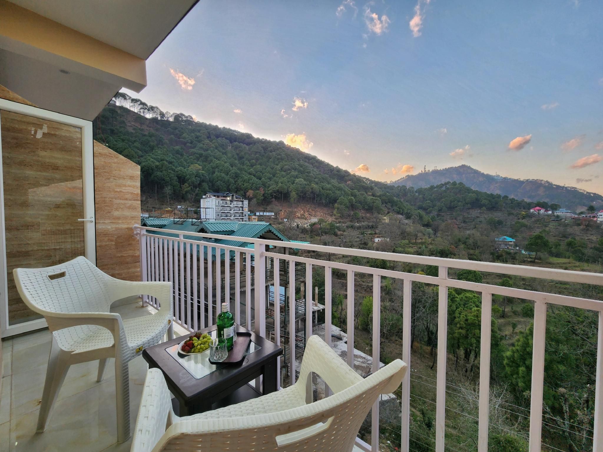 Hotel Mountain Shadow Deluxe 2