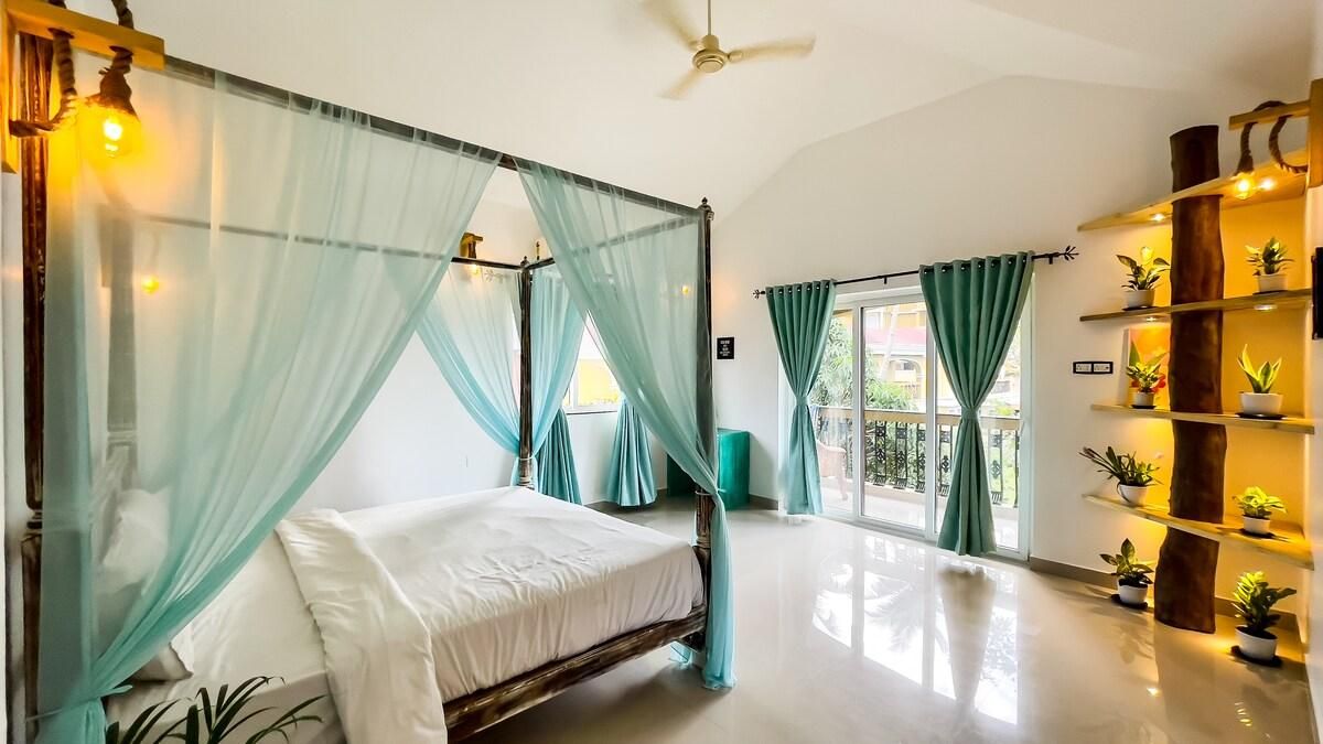 Calvin's Retreat Luxury Villa,Newly Renovated,WiFi Private Villa