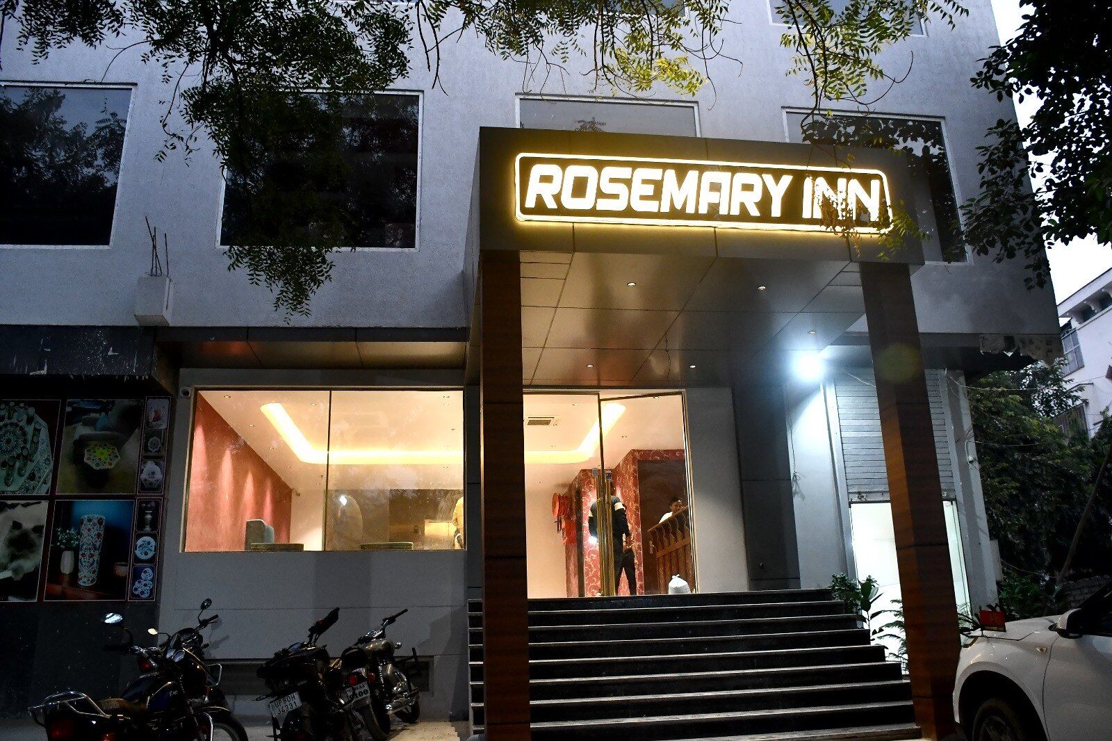 HOTEL ROSEMARY INN