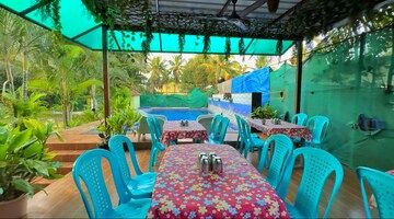 Food & Dining