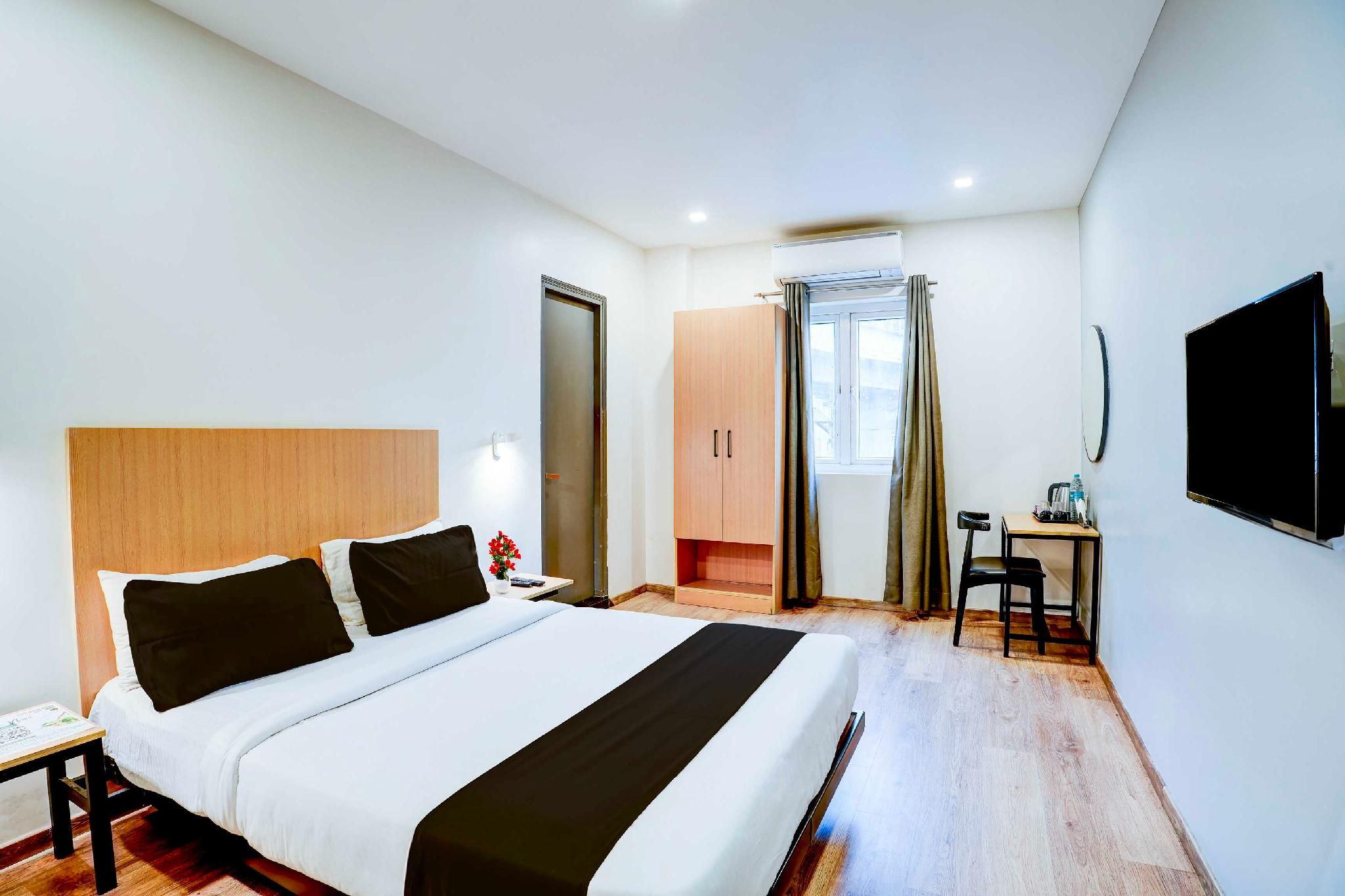 Hotel O Bangalore Trinity Metro Station Classic Triple Room 5