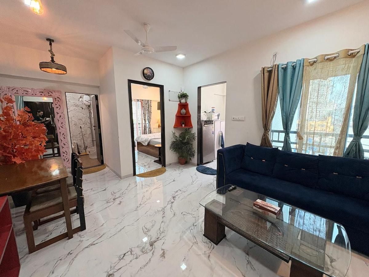 Stunning- 1BHK with view city view. Bandra west, Mumbai