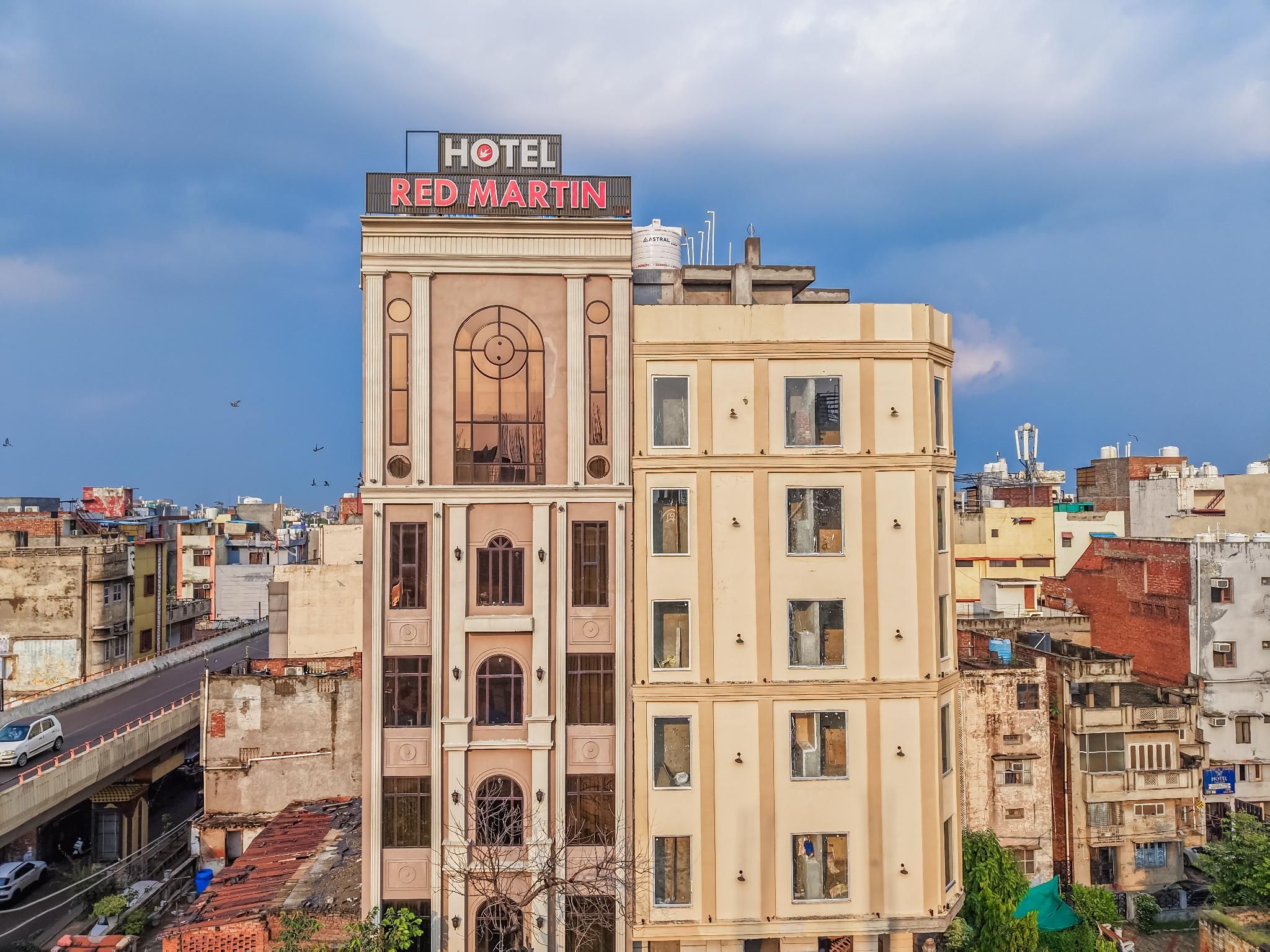 Hotel Red Martin Near Golden Temple 