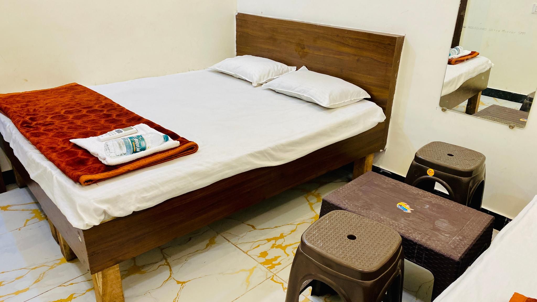 Hotel Shree Gajanand Palace Double - Room With A Large Bed For 2 People