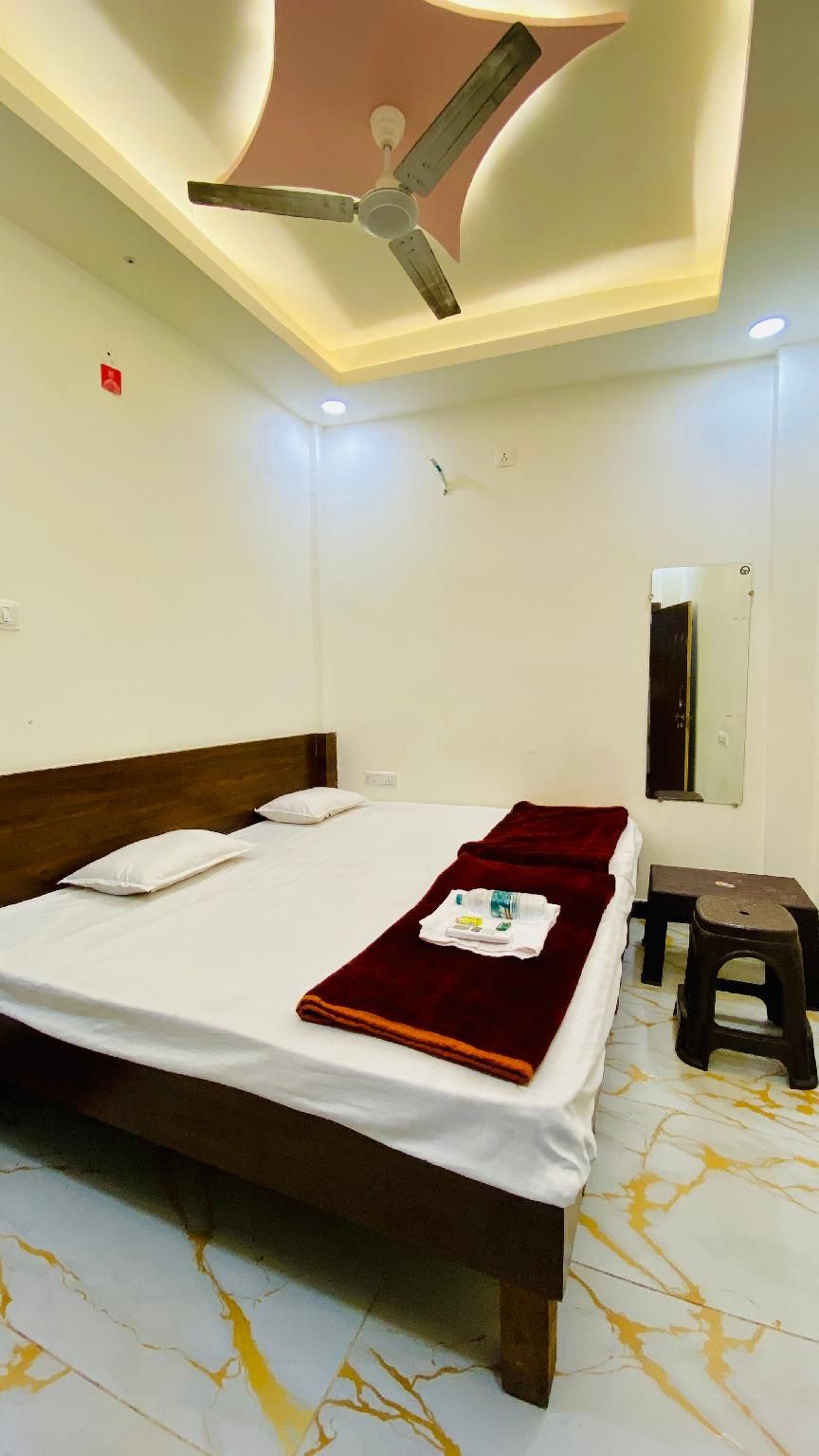 Hotel Shree Gajanand Palace Double - Room With A Large Bed For 2 People 2