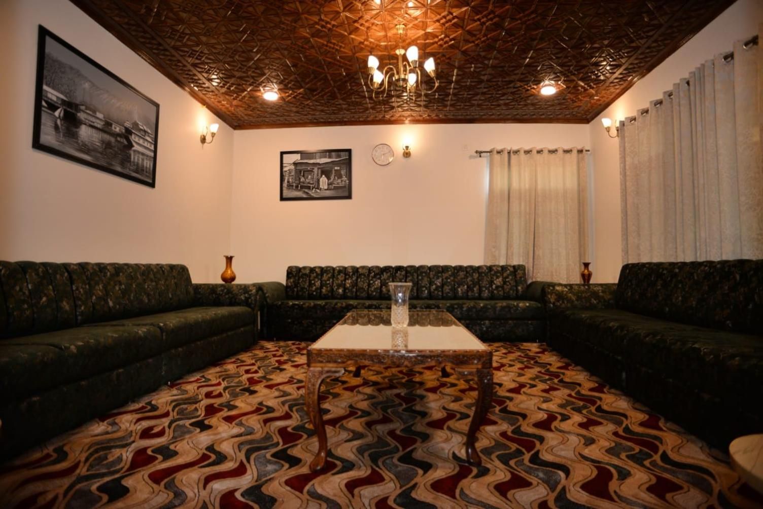 Shared lounge/TV area