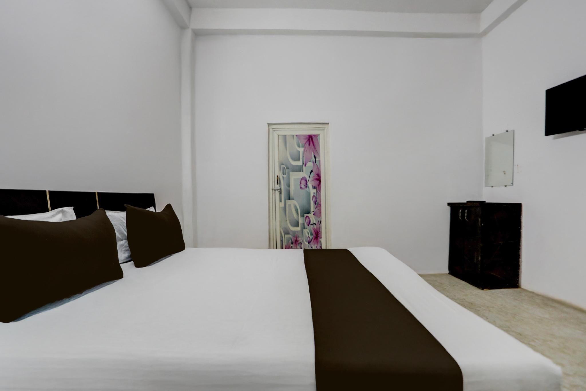 Hotel O by OYO The Grand Guest House Classic Triple Room 2