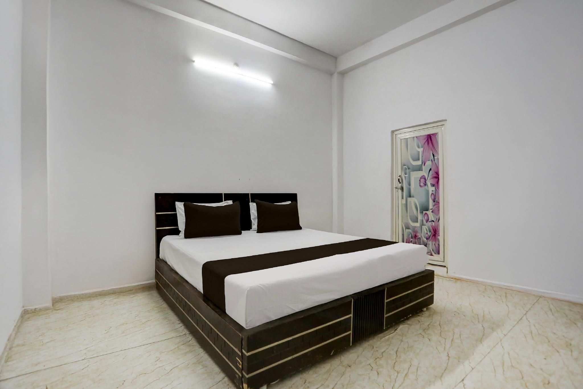 Hotel O by OYO The Grand Guest House Classic Triple Room