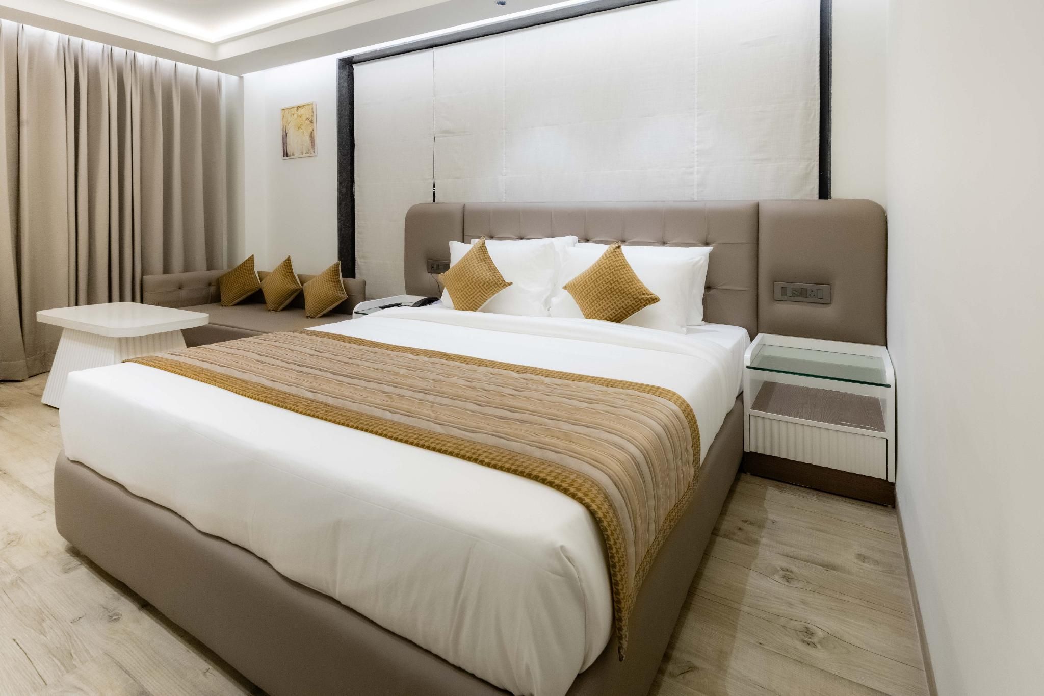 Emerald Luxe Chandigarh Mohali Junior Suite