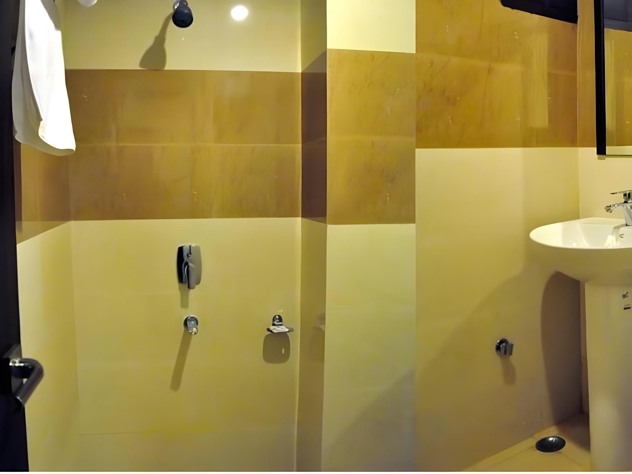 York Inn Lucknow Club Room 3