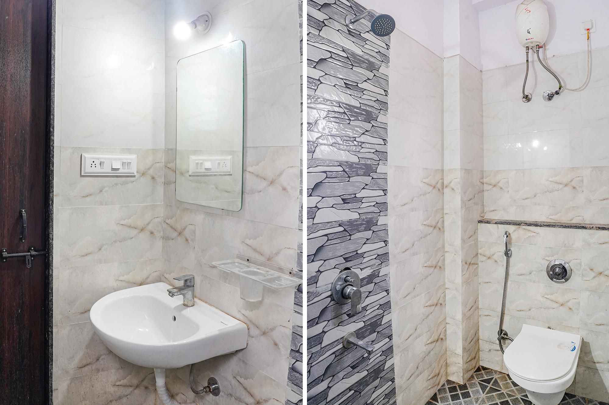 FabHotel SSG Deluxe Room 6