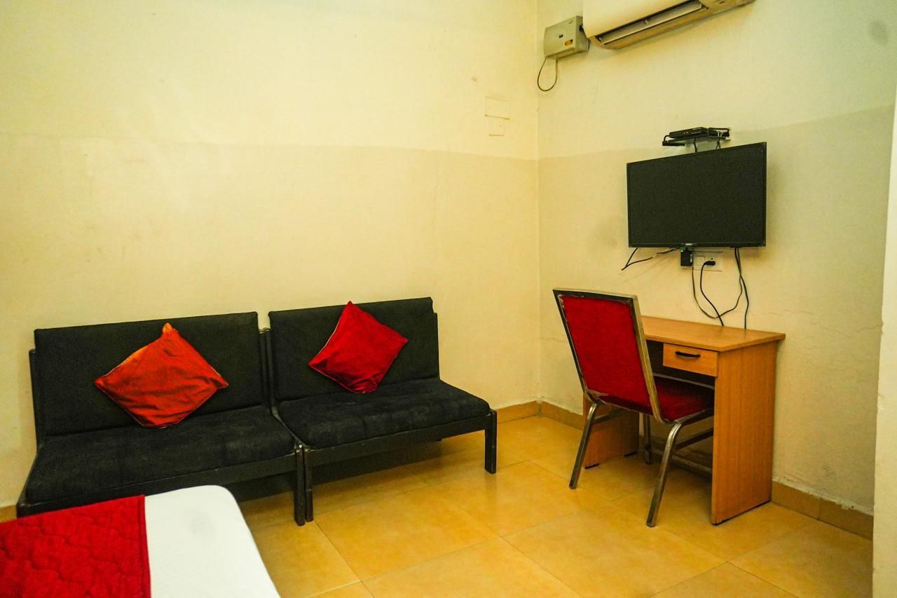 Hotel Sriveda Paradise Standard Room 3