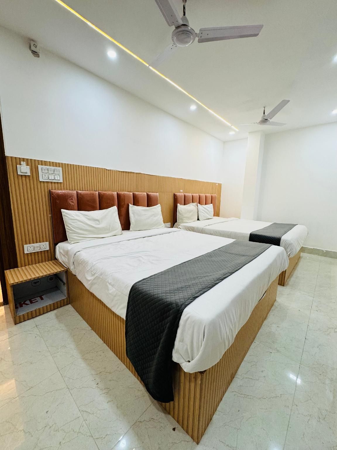 Hotel Krishna Continental Super Deluxe Room