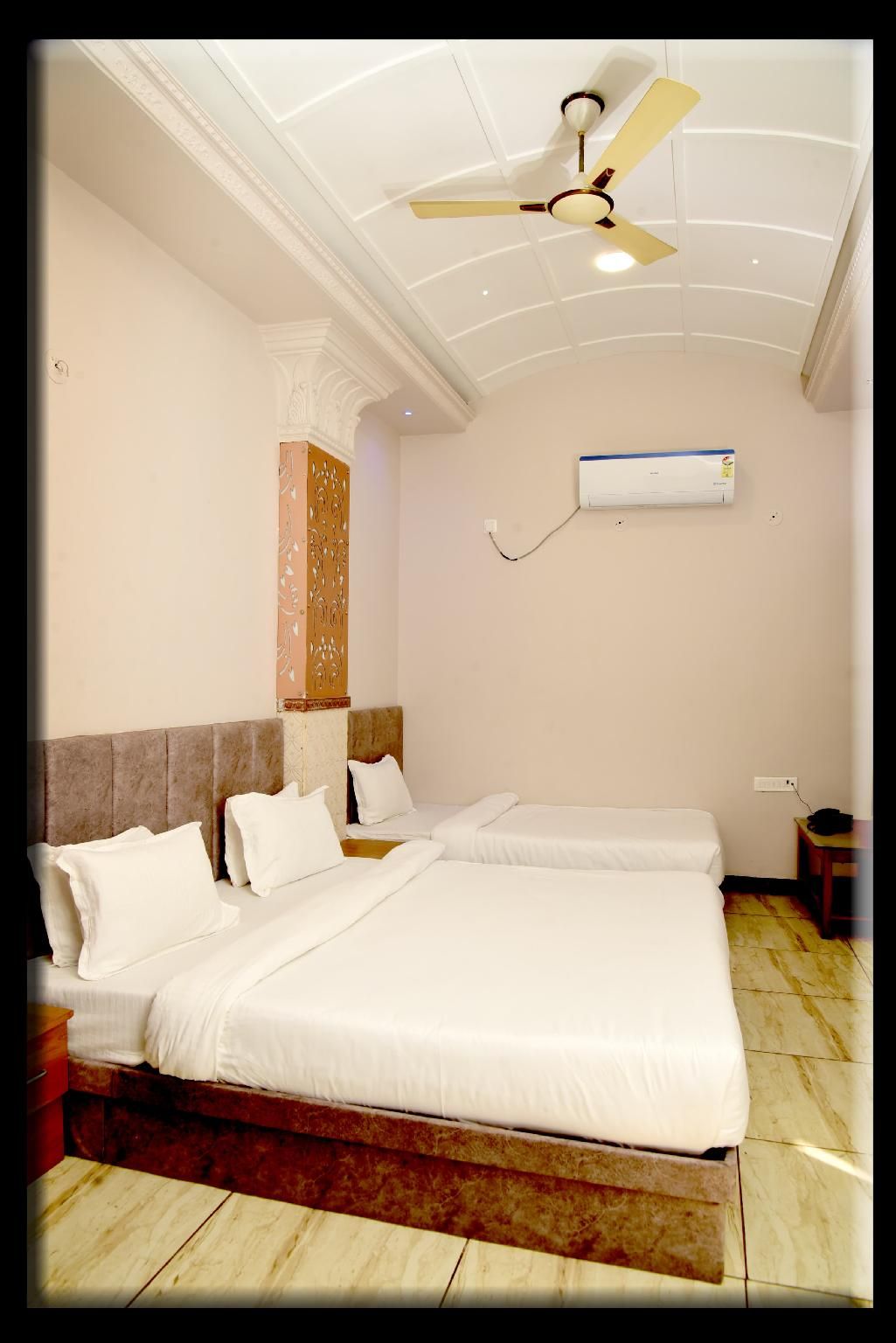 Hotel Mani Triple Deluxe 2