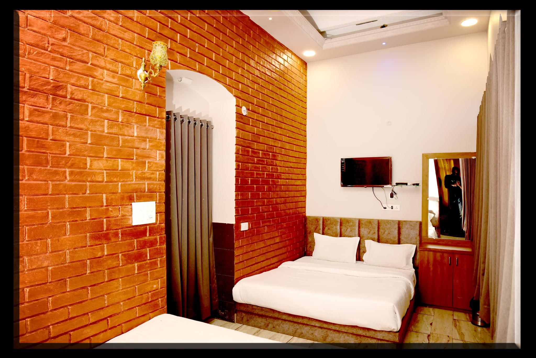 Hotel Mani Family Room 2