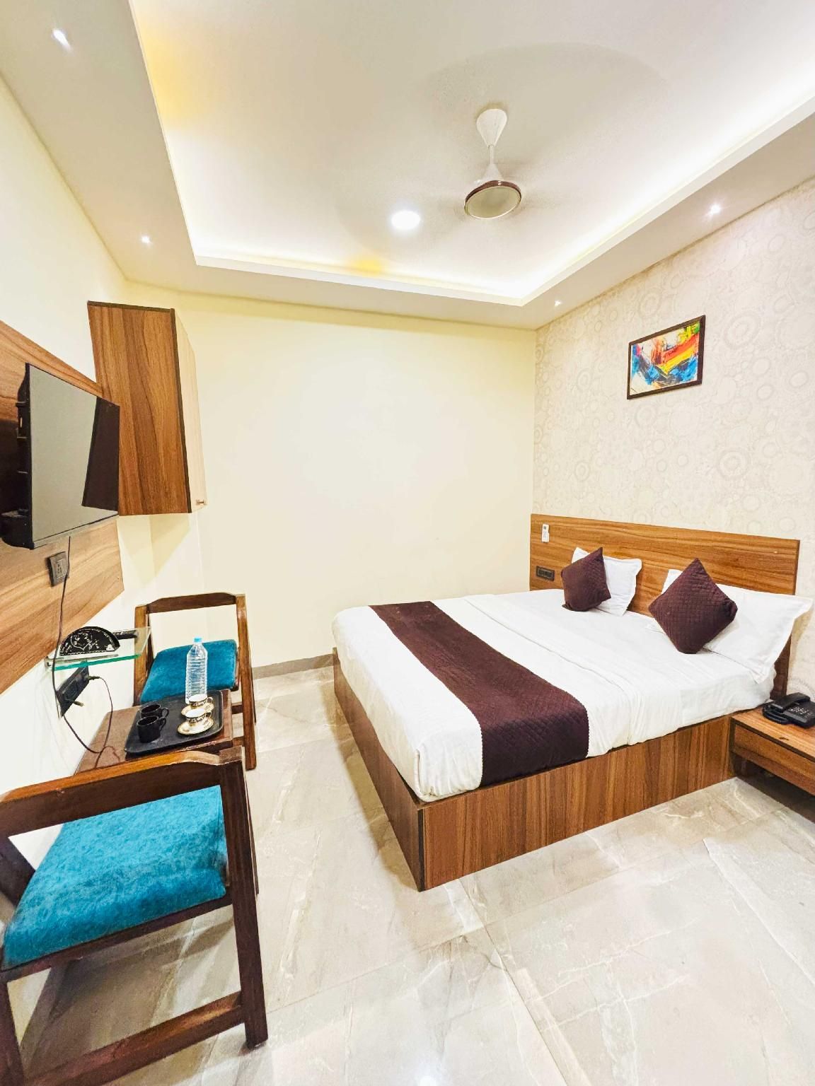 Hotel Saurabh Inn Deluxe Room