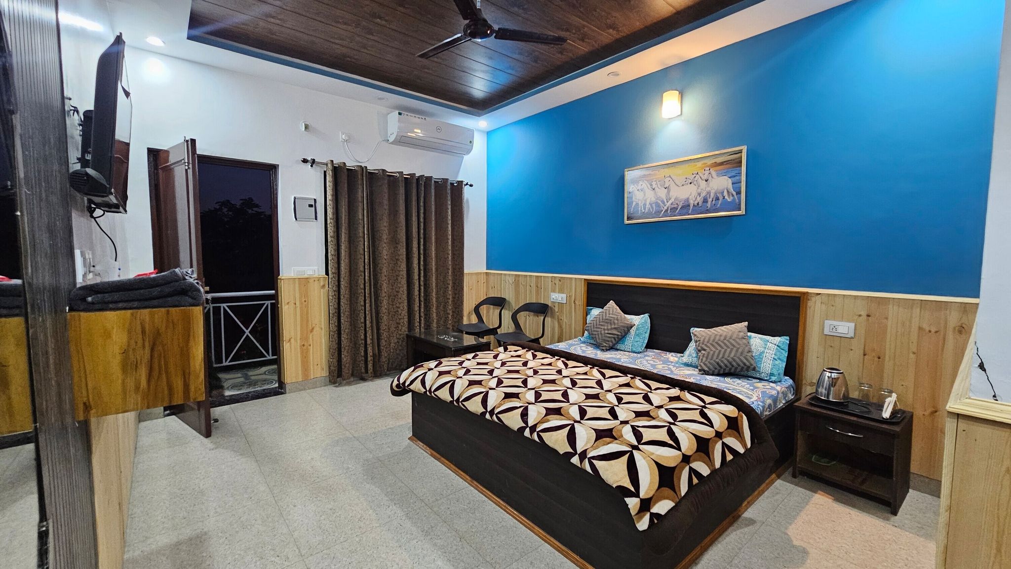 Super Deluxe Room