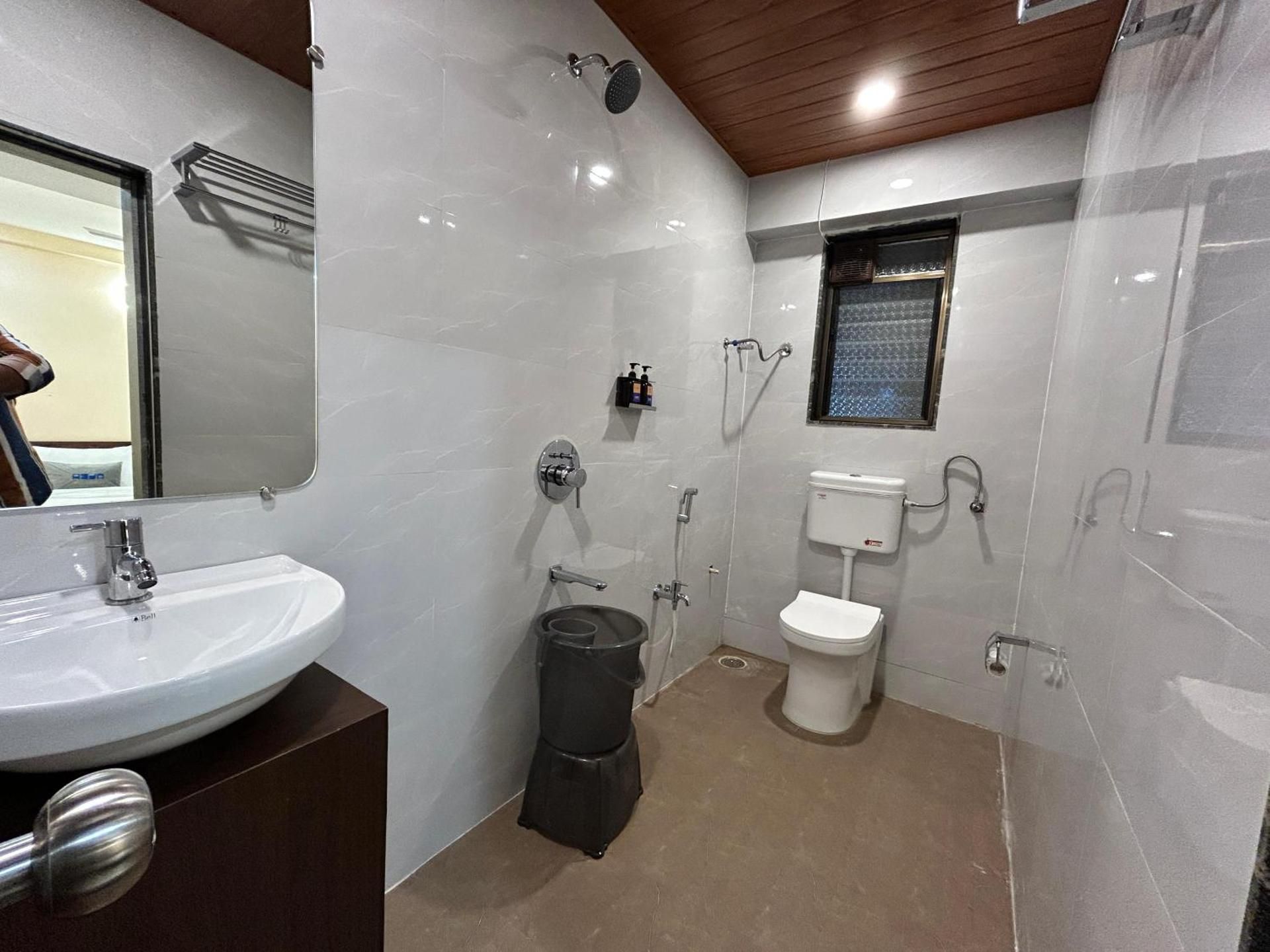 Hotel Pravasa stay, Shirdi Superior Room 3