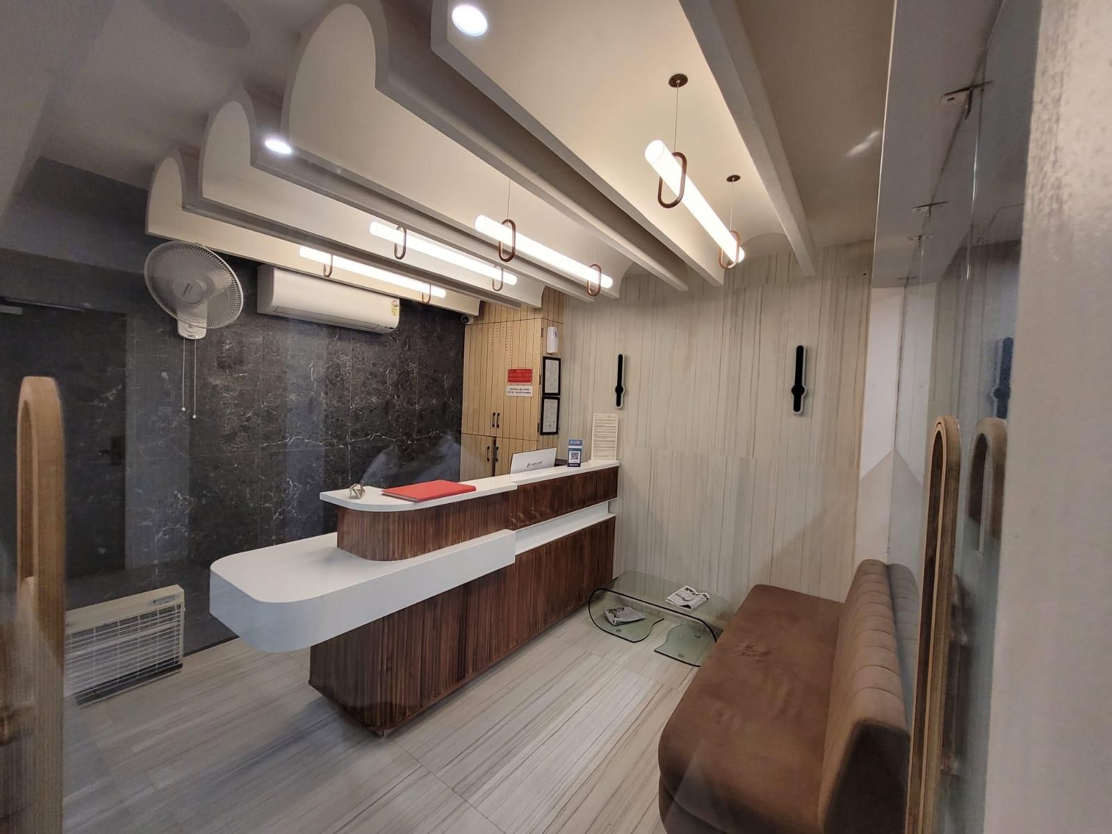 The Royal Era Hotel Deluxe Room 3