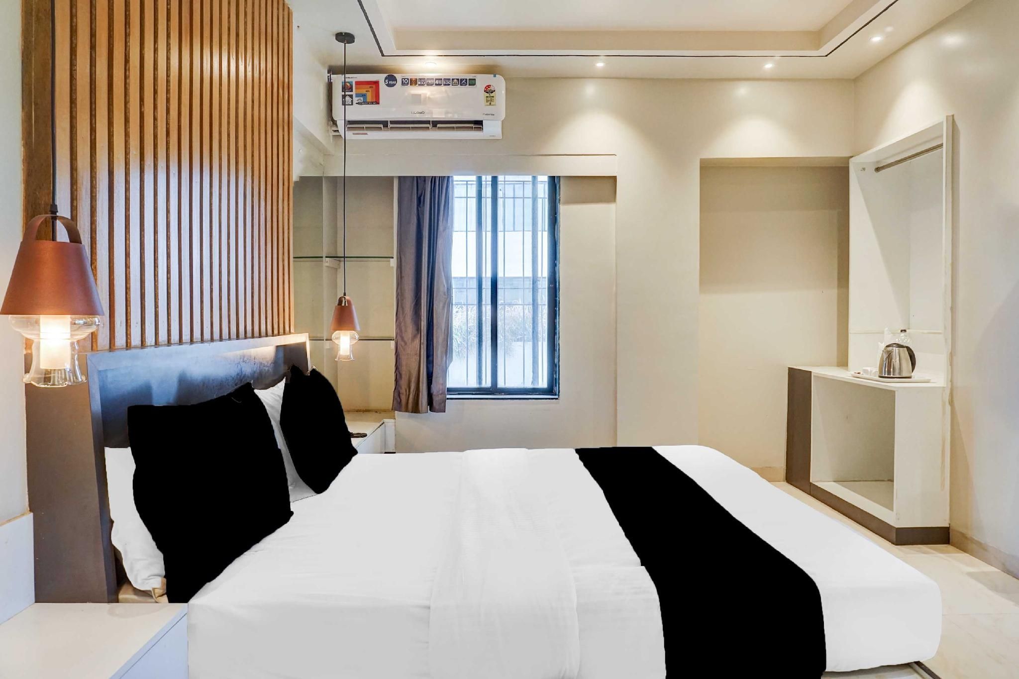 Collection O Gravity Inn Classic Triple Room 2