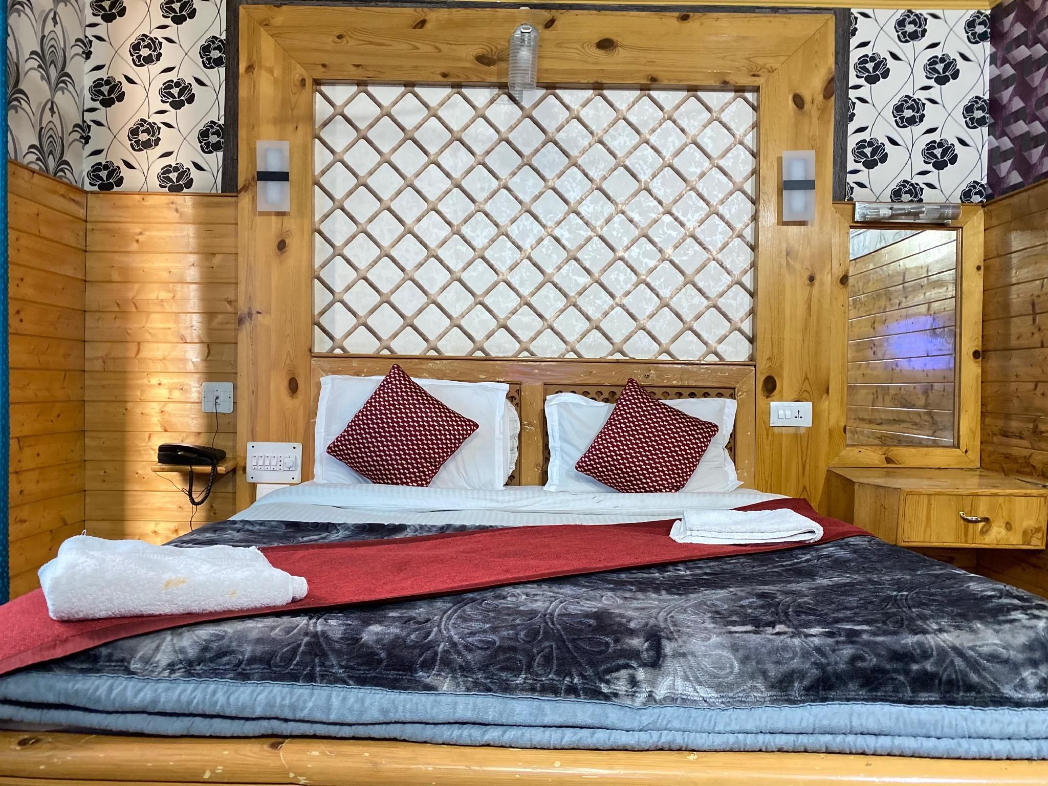 Hotel York Srinagar Jammu and Kashmir Deluxe 2