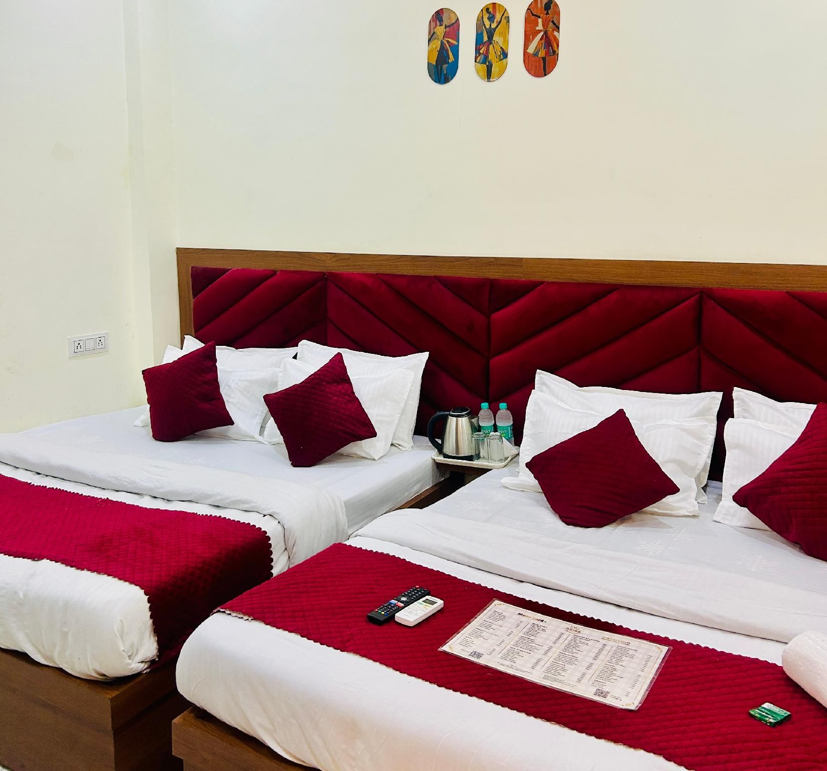 Hotel Shree Luxury family room 2