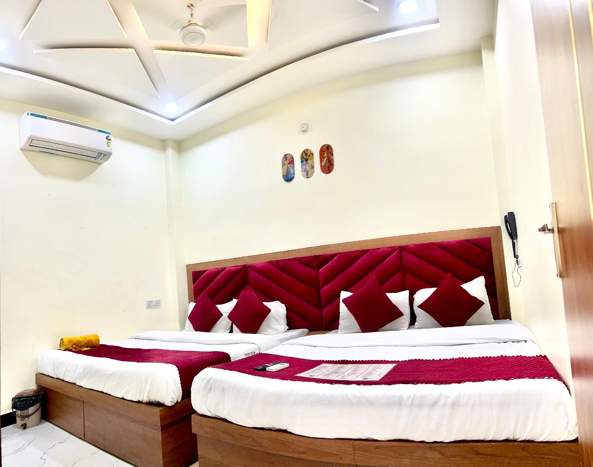 Hotel Shree Luxury family room