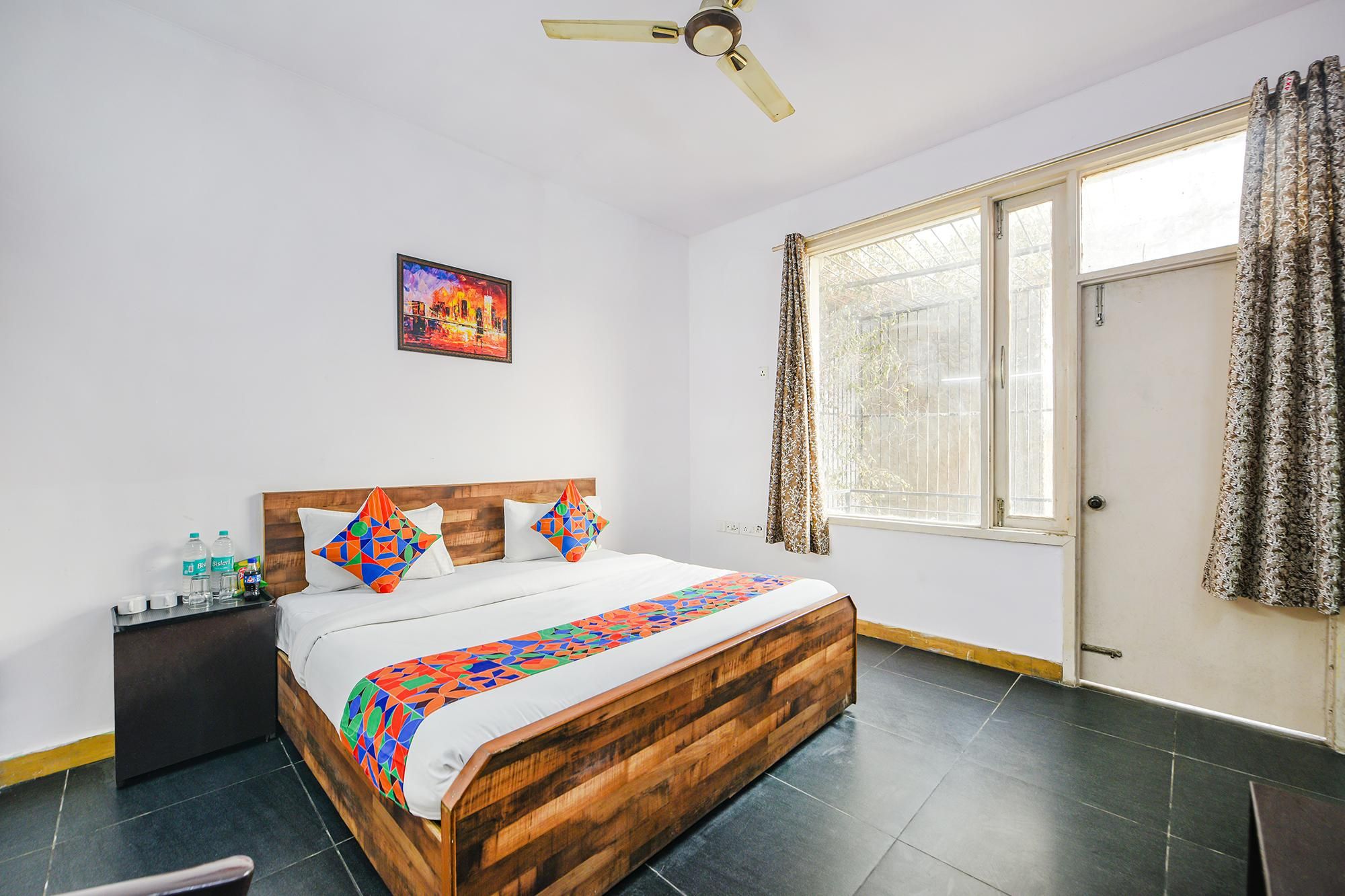 FabHotel The White Orchid - Nr Noida Sector 16 Metro Station Noida Deluxe Room 2