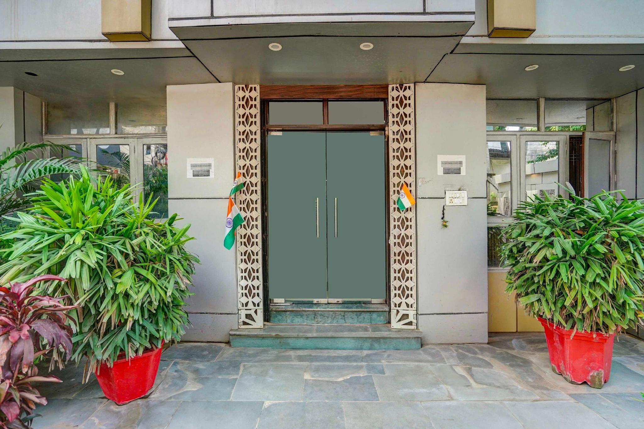 Collection O Lucknow Vrindavan Yojna Bus Stand