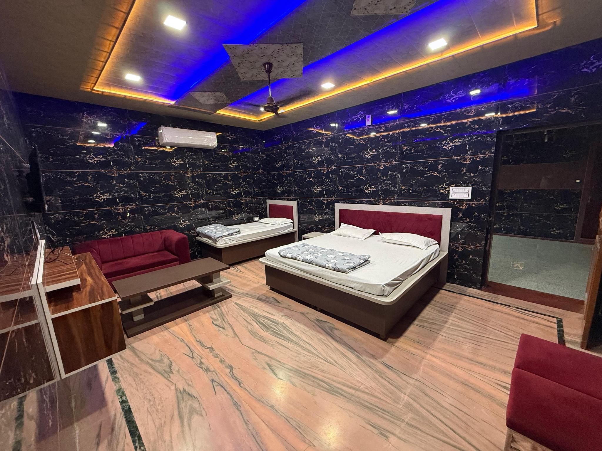 Cr Resort And Hotel Triple Room