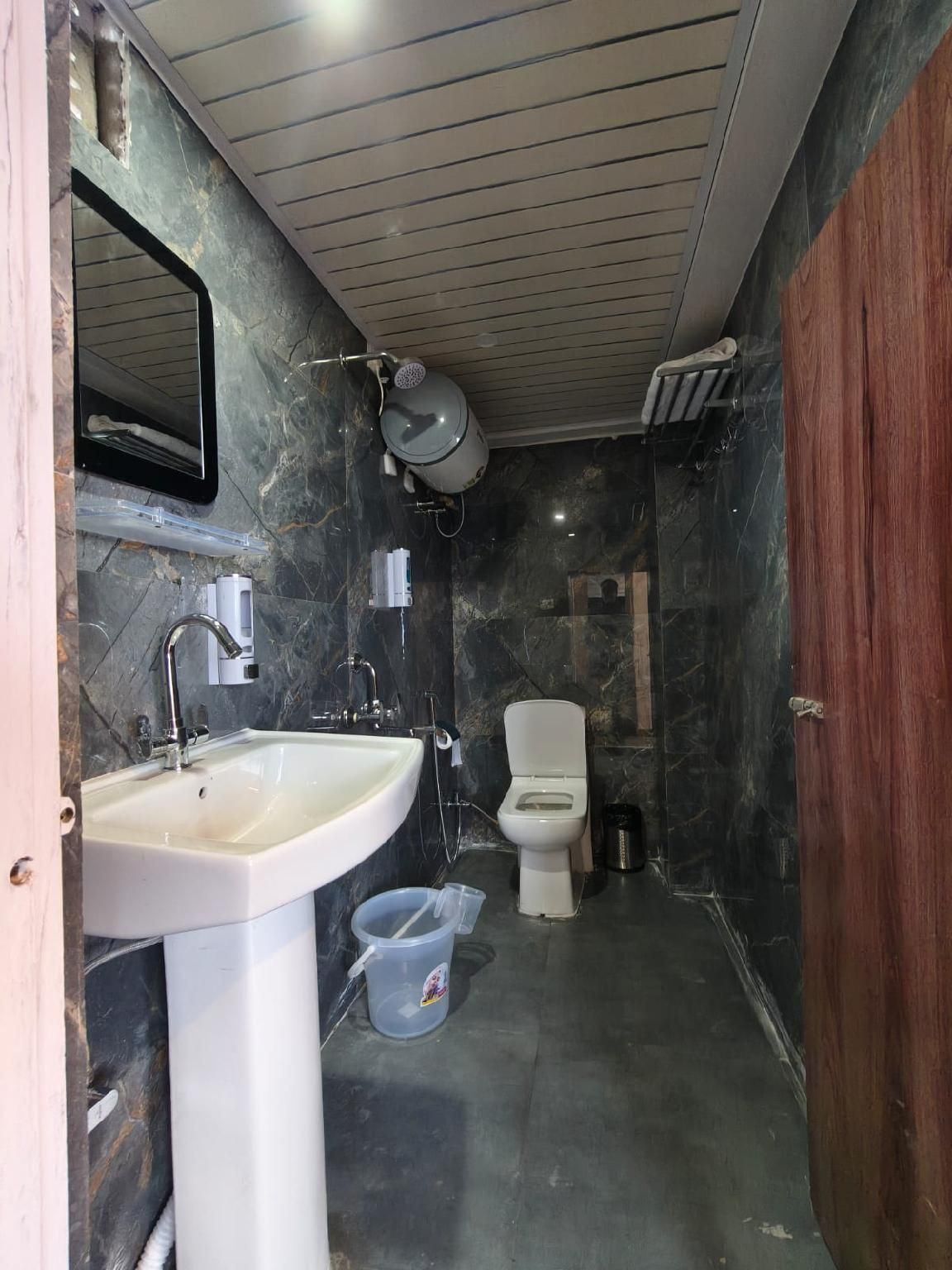 PINEVIEW ESCAPES 1 Bedroom Superior 2