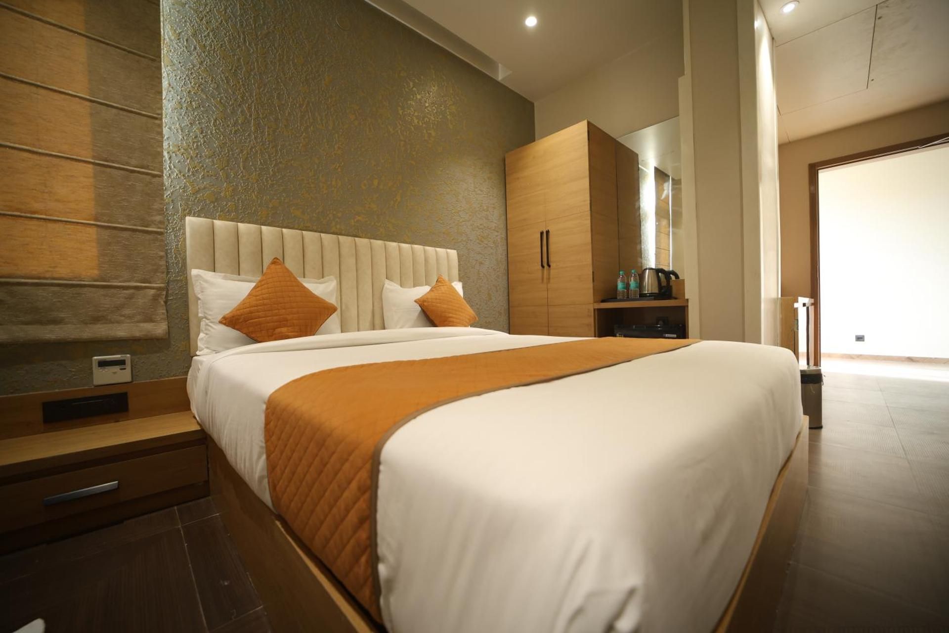 Elight Inn Hotel Deluxe