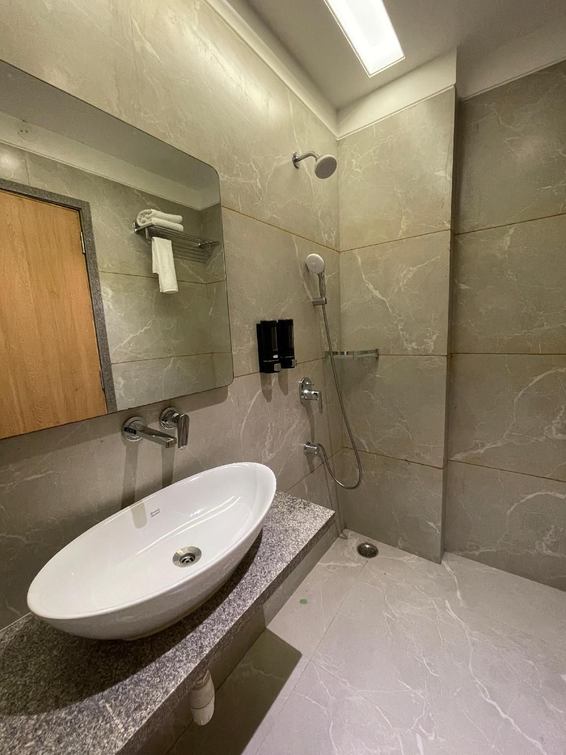 Elight Inn Hotel Deluxe 3